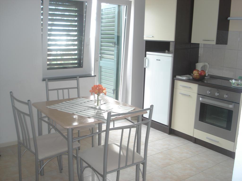 Apartments Smiljana オミシュ エクステリア 写真