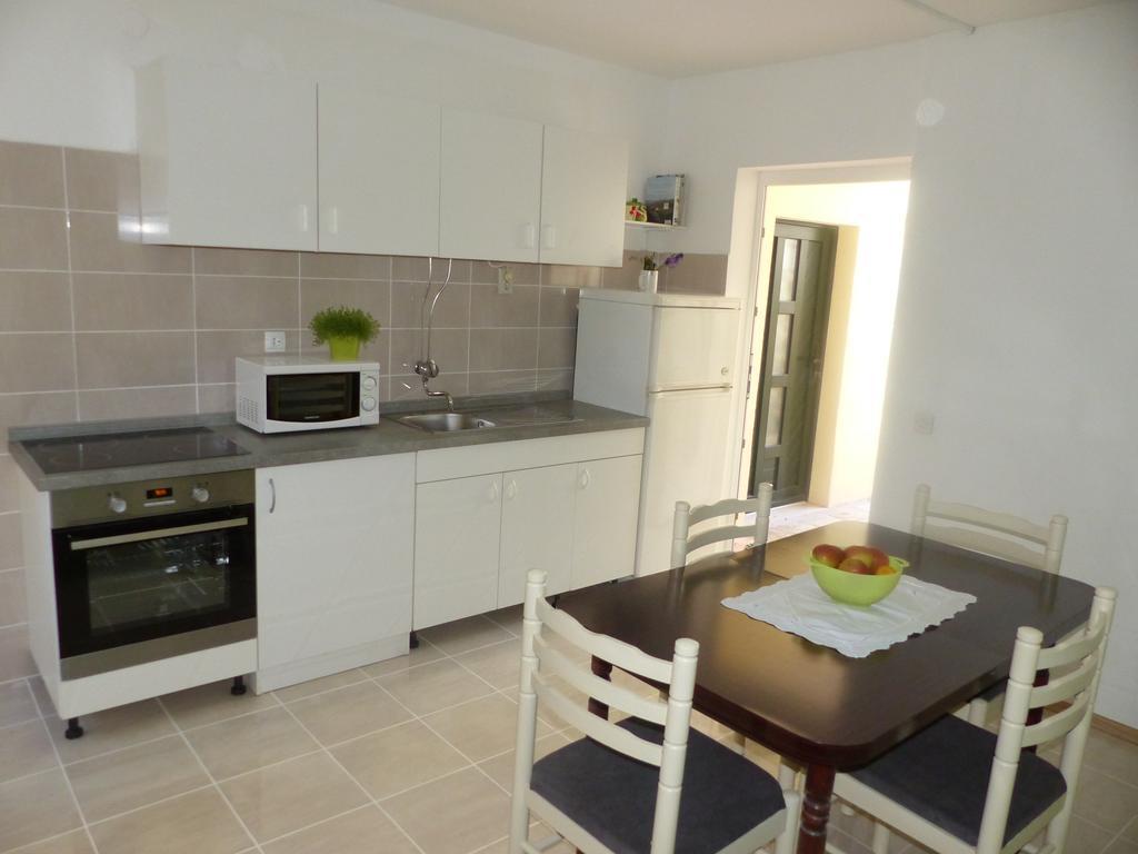 Apartments Smiljana オミシュ エクステリア 写真
