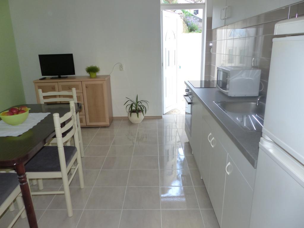 Apartments Smiljana オミシュ エクステリア 写真
