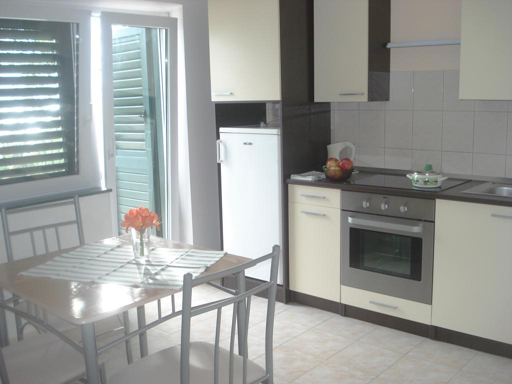 Apartments Smiljana オミシュ エクステリア 写真