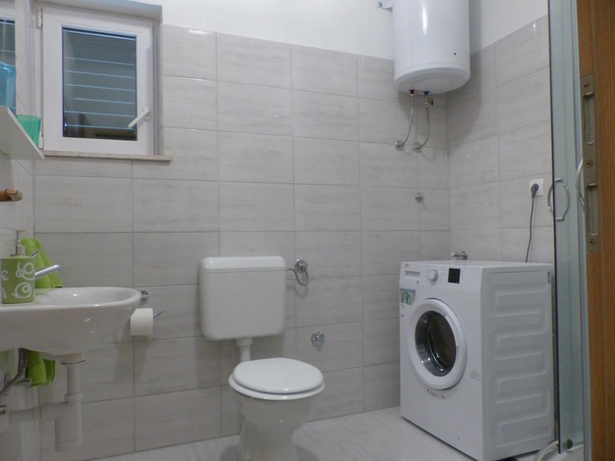 Apartments Smiljana オミシュ エクステリア 写真